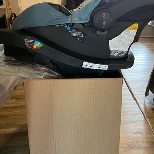 Evenflo Infant Car Seat - Black and Gray